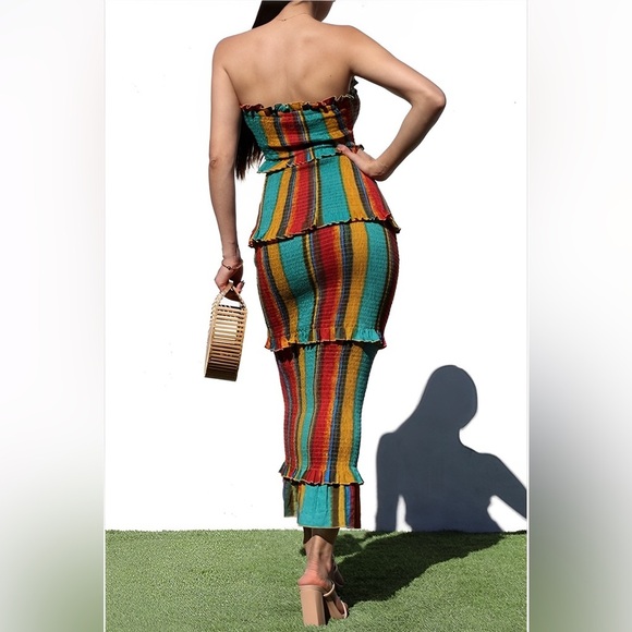 SMOCKED MAXI VACATION DRESS - Picture 4 of 10